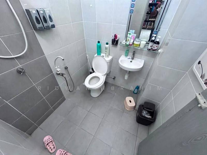 2-storey Terraced House for Sale in Putra Heights (Subang Jaya) - Ridwan Ibrahim - Bathroom - PropertyGuru.com.my