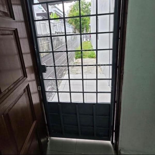 2-storey Terraced House for Rent in Kajang (Selangor) - Benny Lee - Entrance - PropertyGuru.com.my