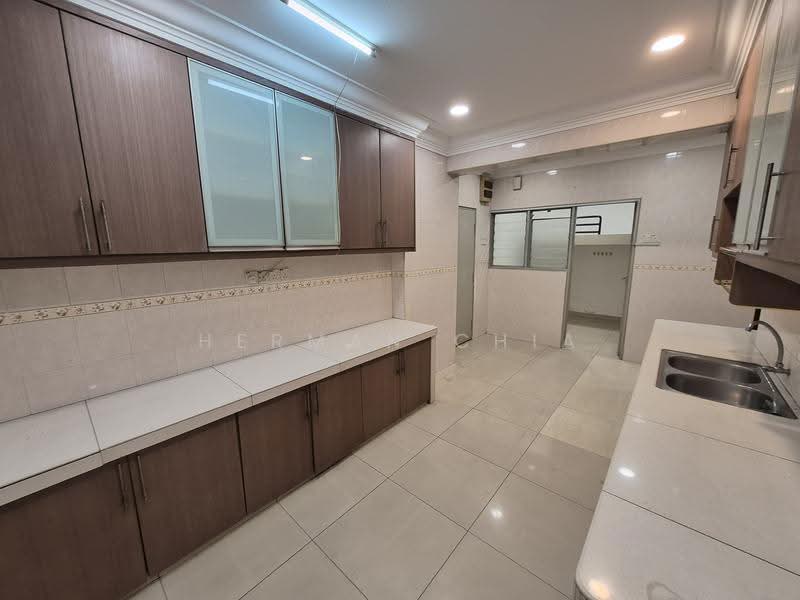 Pangsapuri untuk Disewa di Merdeka View Apartment - Herman Chia - Kitchen - PropertyGuru.com.my