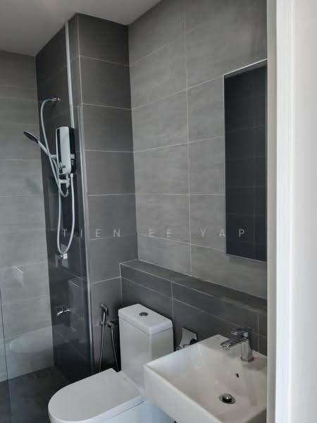 Kediaman Servis untuk Dijual di Rica Residence - Tien Ee Yap - Bathroom - PropertyGuru.com.my