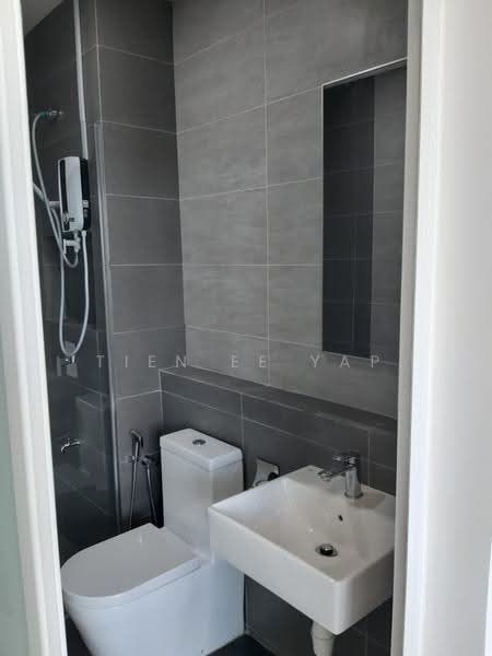 Kediaman Servis untuk Dijual di Rica Residence - Tien Ee Yap - Bathroom - PropertyGuru.com.my