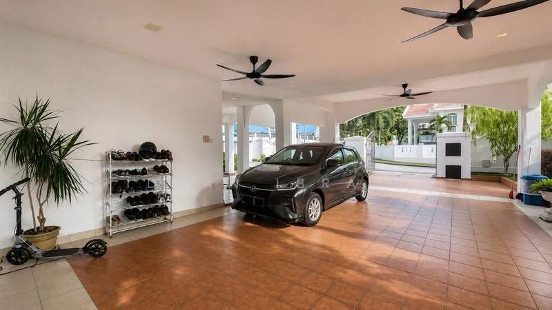 Bungalow House untuk Dijual di Seksyen 8 (Shah Alam) - Ridwan Ibrahim - Car Park - PropertyGuru.com.my