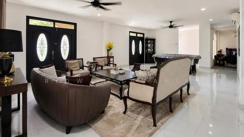 Bungalow House untuk Dijual di Seksyen 8 (Shah Alam) - Ridwan Ibrahim - Living Room - PropertyGuru.com.my
