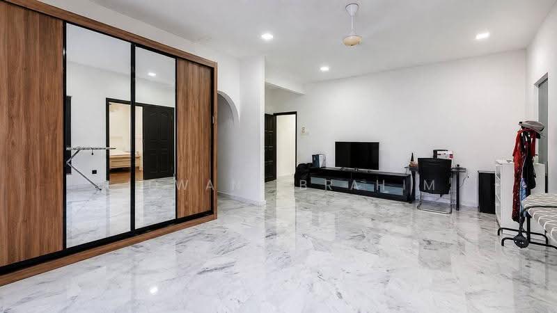 Bungalow House untuk Dijual di Seksyen 8 (Shah Alam) - Ridwan Ibrahim - Living Room - PropertyGuru.com.my