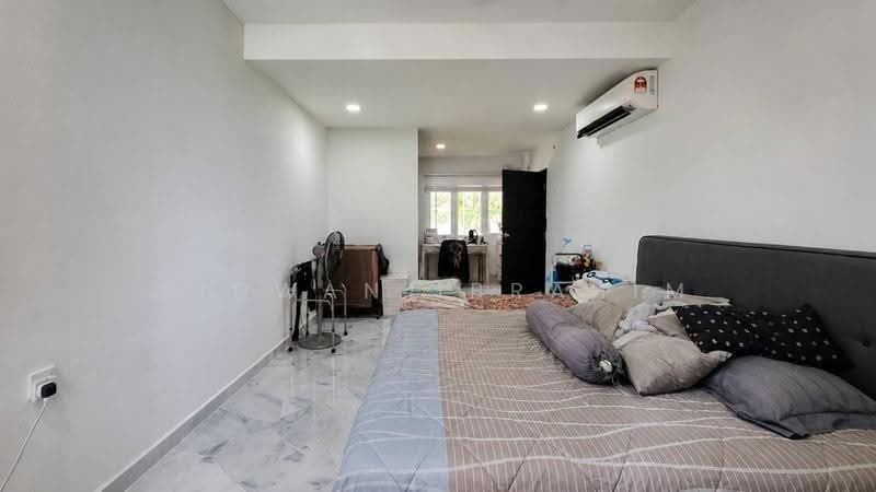 Bungalow House untuk Dijual di Seksyen 8 (Shah Alam) - Ridwan Ibrahim - Bedroom - PropertyGuru.com.my
