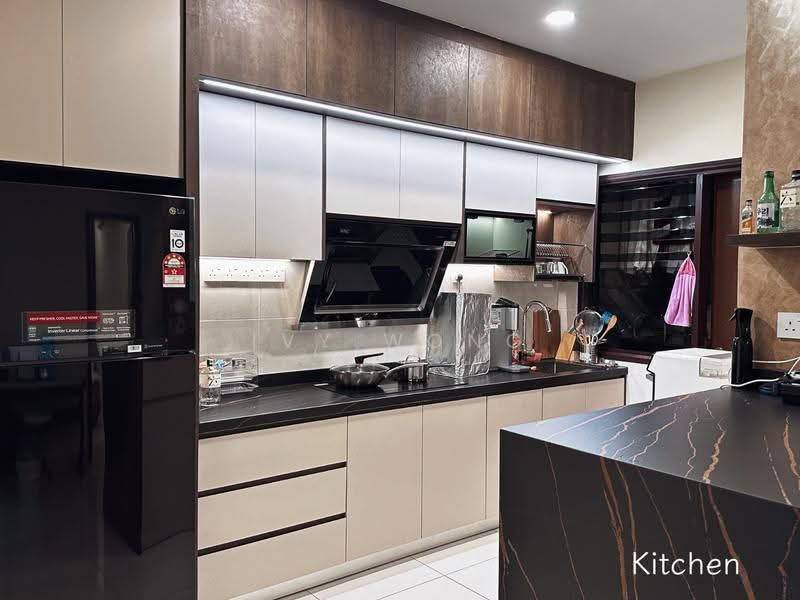 Condominium for Rent at Paraiso Residence @ The Earth - Ivy Wong - Kitchen - PropertyGuru.com.my