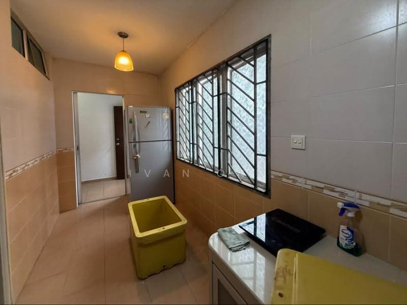 2-storey Terraced House for Rent in Austin Perdana (Tebrau) - Ivan Ong - Kitchen - PropertyGuru.com.my