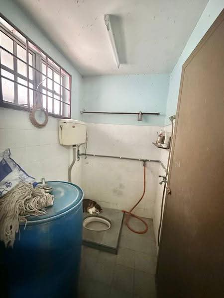 Rumah Teres untuk Dijual di Taman TTDI Jaya (Shah Alam) - Azri Zabidin - Bathroom - PropertyGuru.com.my