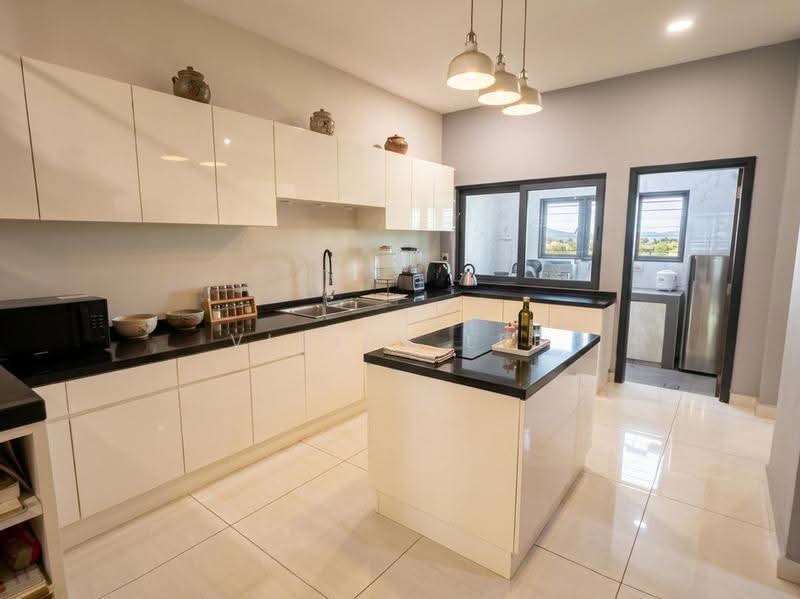 Rumah Teres 2-Tingkat untuk Dijual di Laman Glenmarie (Shah Alam) - Vivien Lee - Kitchen - PropertyGuru.com.my