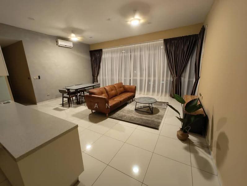 Kondominium untuk Disewa di Par 3 Condo & Condo Villa - Evan Chan - Living Room - PropertyGuru.com.my