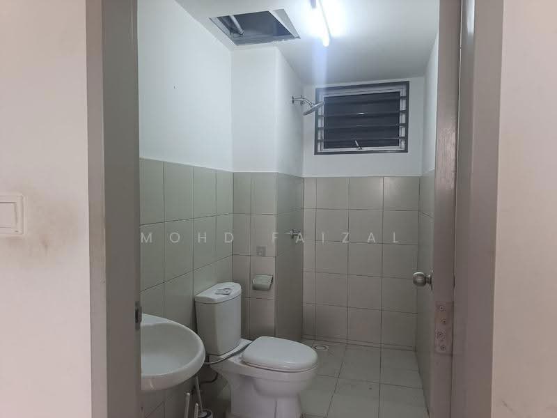 Apartment for Sale at Residensi Razakmas 2 - Mohd Faizal - Bathroom - PropertyGuru.com.my