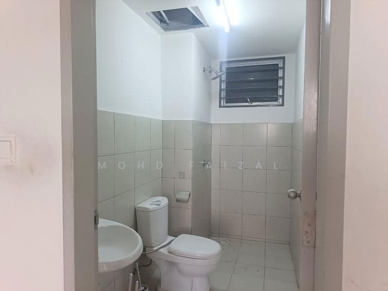 Apartment for Sale at Residensi Razakmas 2 - Mohd Faizal - Bathroom - PropertyGuru.com.my