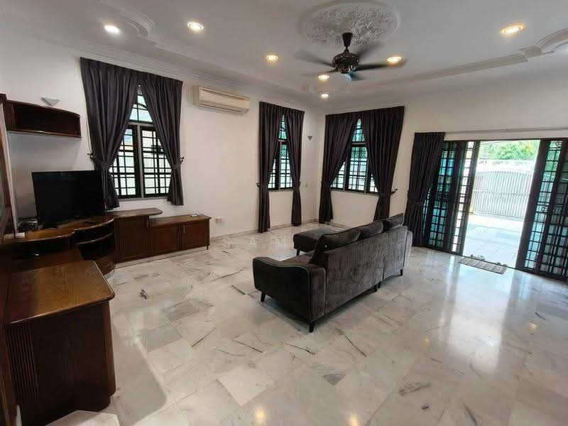 Semi-Detached House for Rent in Taman Ipoh Timur (Ipoh) - Sam . - Living Room - PropertyGuru.com.my