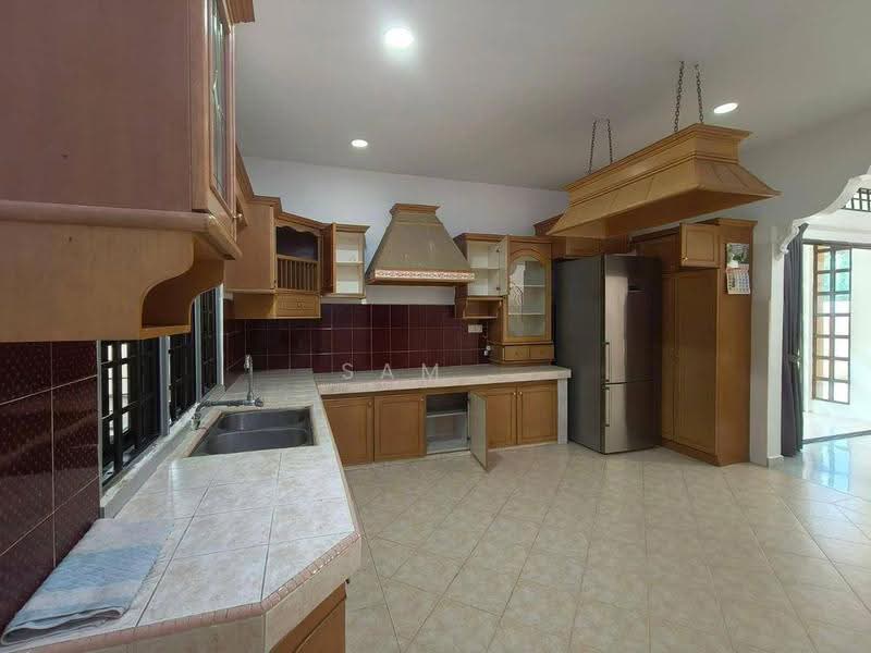 Semi-Detached House for Rent in Taman Ipoh Timur (Ipoh) - Sam . - Kitchen - PropertyGuru.com.my