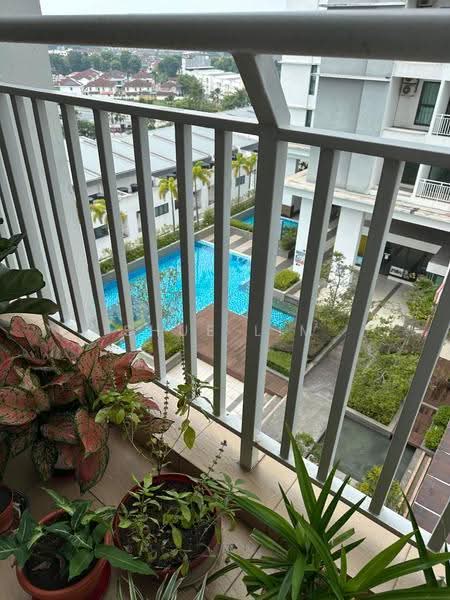 Kediaman Servis untuk Dijual di Mahkota Impian - Shue Lim - Balcony - PropertyGuru.com.my