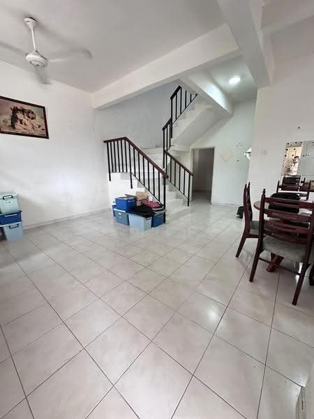 Rumah Kluster untuk Dijual di Ayer Keroh (Melaka) - Jason Tay - Living Room - PropertyGuru.com.my