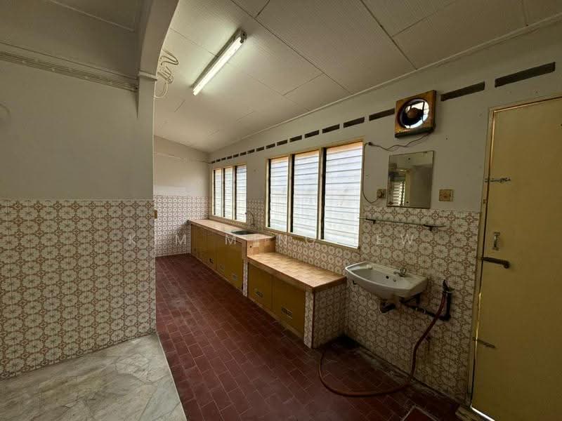 Rumah Teres 1-Tingkat untuk Dijual di Taman Sri Segambut (Segambut) - Kim Meng Lew - Kitchen - PropertyGuru.com.my