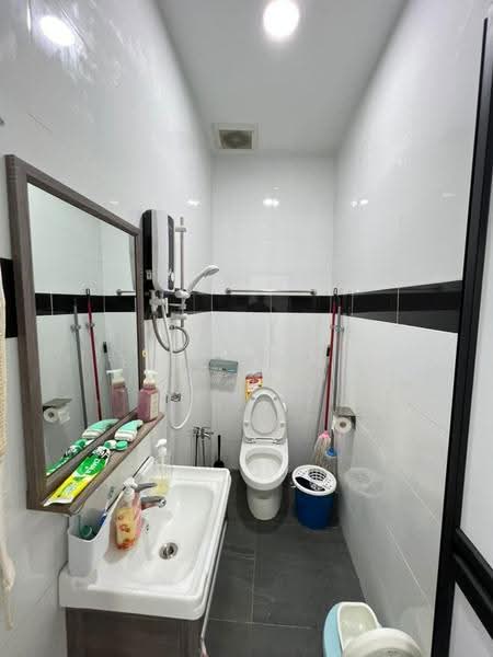 2-storey Terraced House for Sale in Saujana Damansara (Damansara Damai) - Eliz Chan - Bathroom - PropertyGuru.com.my