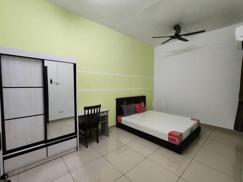 Kediaman Servis untuk Dijual di SuriaMas Suites - Miyuki Lee - Bedroom - PropertyGuru.com.my