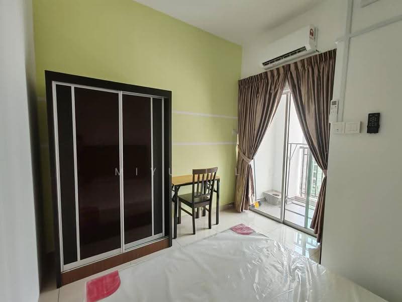Kediaman Servis untuk Dijual di SuriaMas Suites - Miyuki Lee - Bedroom - PropertyGuru.com.my