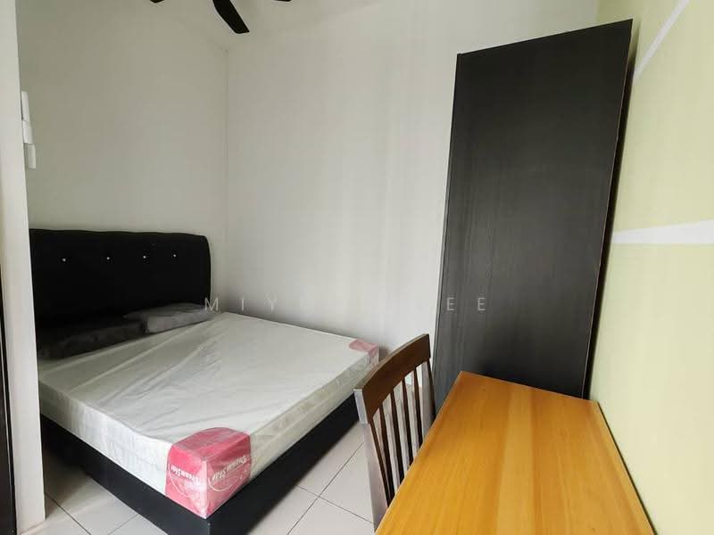 Kediaman Servis untuk Dijual di SuriaMas Suites - Miyuki Lee - Bedroom - PropertyGuru.com.my