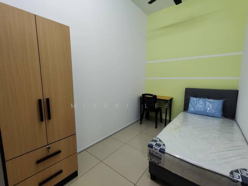 Kediaman Servis untuk Dijual di SuriaMas Suites - Miyuki Lee - Bedroom - PropertyGuru.com.my