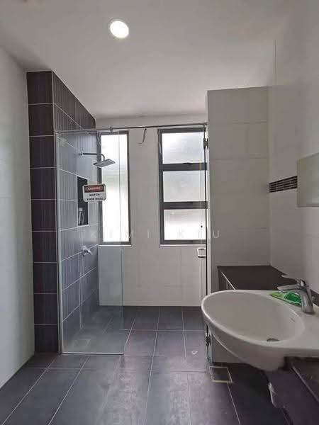 Rumah Teres 2-Tingkat untuk Dijual di Bandar Indahpura (Kulai) - Kimi Kiu - Bathroom - PropertyGuru.com.my