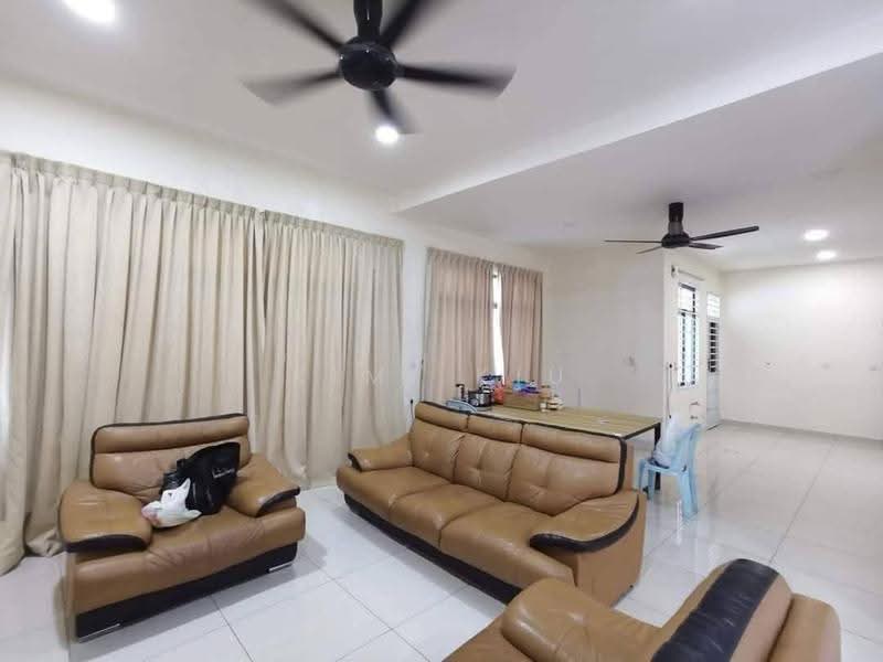 Rumah Teres 2-Tingkat untuk Dijual di Bandar Indahpura (Kulai) - Kimi Kiu - Living Room - PropertyGuru.com.my