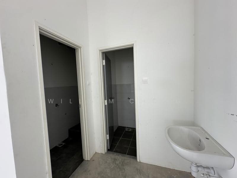 Semi-D Factory for Rent in AYER KEROH ECO PARK (Ayer Keroh) - William Chong - Bathroom - PropertyGuru.com.my