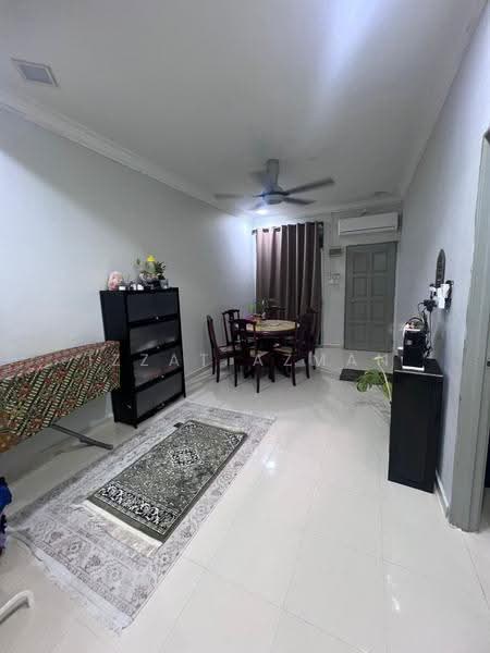 Rumah Teres 1-Tingkat untuk Dijual di Kuantan (Pahang) - Izzat Azman - Living Room - PropertyGuru.com.my
