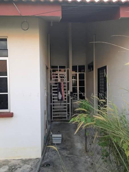 Rumah Teres 1-Tingkat untuk Dijual di Kuantan (Pahang) - Izzat Azman - Exterior - PropertyGuru.com.my