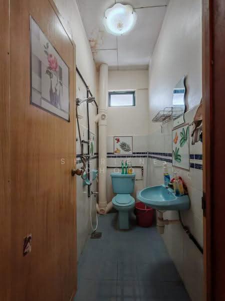 Pangsapuri untuk Disewa di Golf View - Sherlene Choo - Bathroom - PropertyGuru.com.my