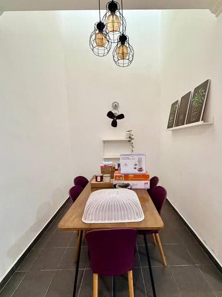 1-storey Terraced House for Sale in Taman Sungai Sireh (Klang) - Adaw Zain - Dining Room - PropertyGuru.com.my