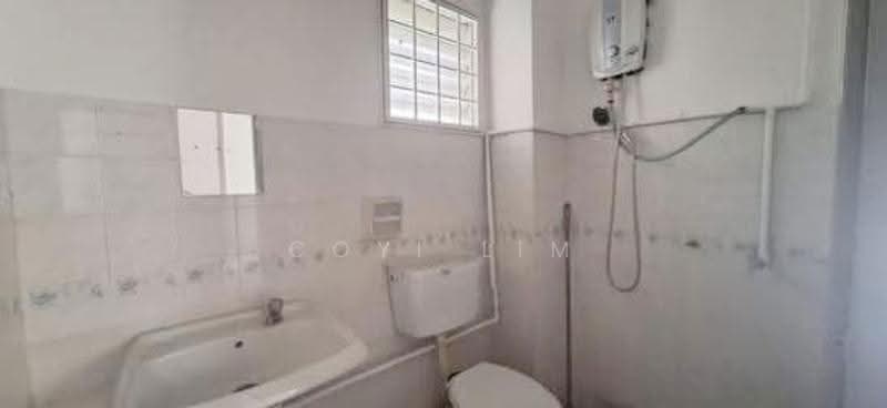 Kondominium untuk Disewa di Pandan Heights Condominium - Coyi Lim - Bathroom - PropertyGuru.com.my