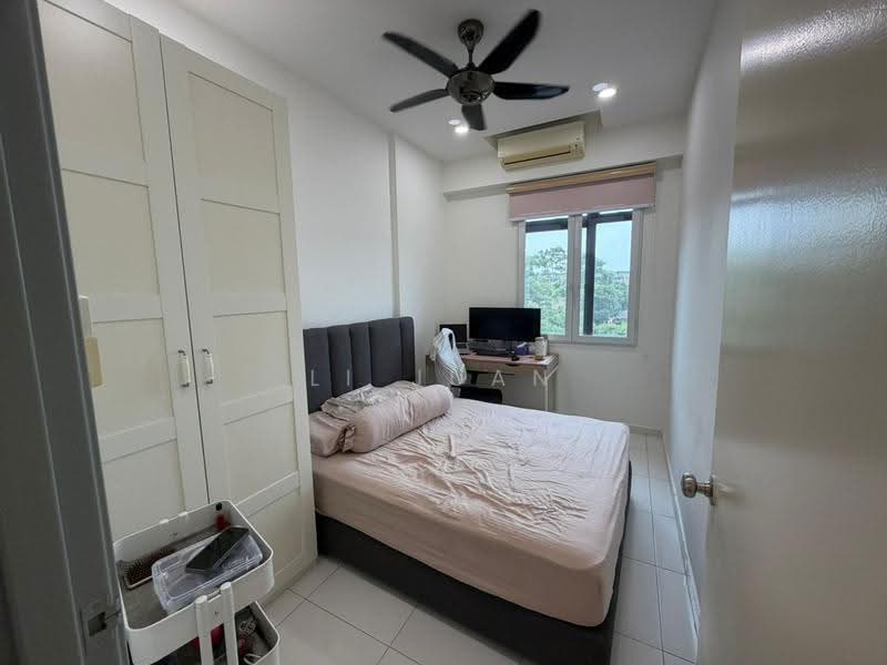 Kediaman Servis untuk Dijual di Sky Gardens Residences - Li Juan - Bedroom - PropertyGuru.com.my