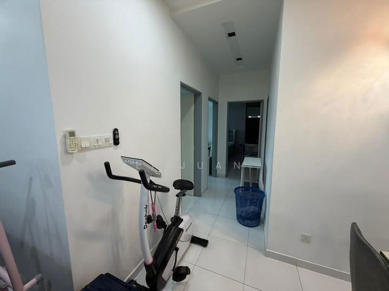 Kediaman Servis untuk Dijual di Sky Gardens Residences - Li Juan - Corridor - PropertyGuru.com.my