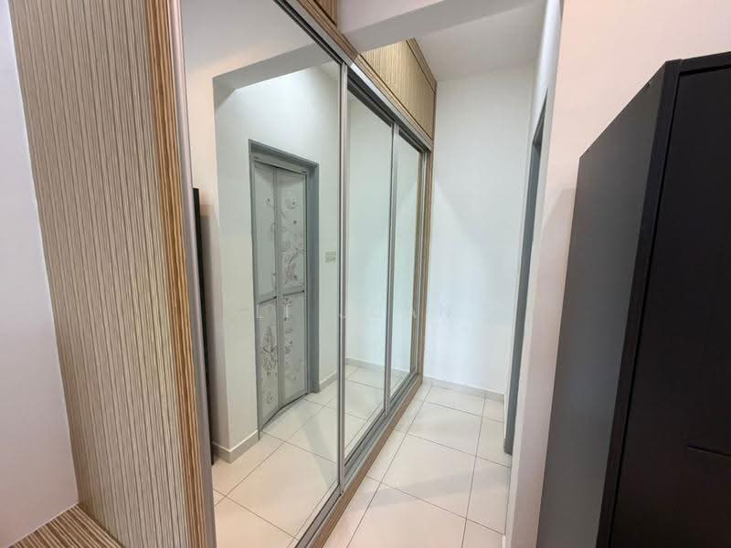 Kediaman Servis untuk Dijual di Sky Gardens Residences - Li Juan - Interior - PropertyGuru.com.my