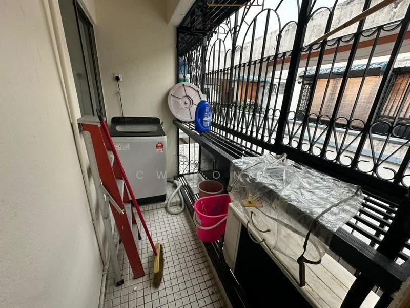 Pangsapuri untuk Disewa di Nova I - CW Kong - Balcony - PropertyGuru.com.my