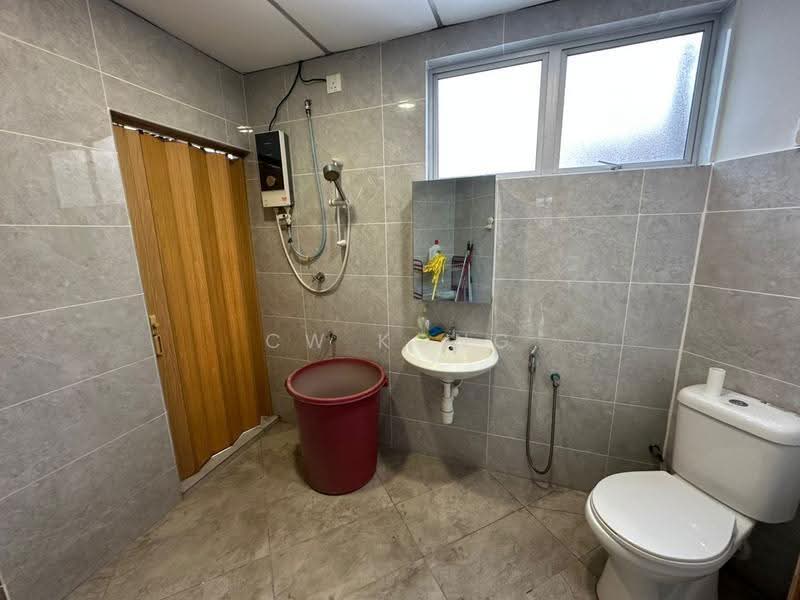 Pangsapuri untuk Disewa di Nova I - CW Kong - Bathroom - PropertyGuru.com.my