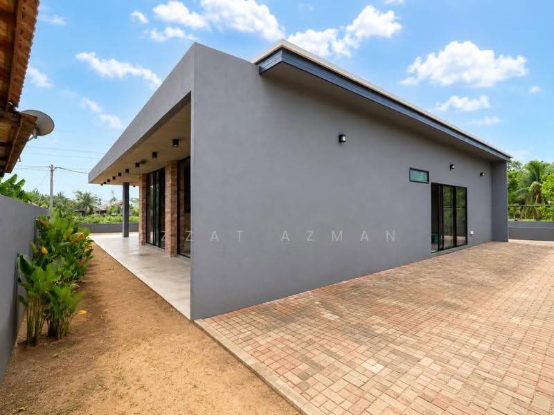 Bungalow House for Sale in Pekan (Pahang) - Izzat Azman - Exterior - PropertyGuru.com.my