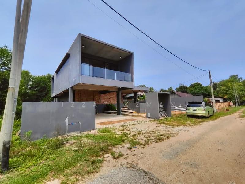 Bungalow House for Sale in Pekan (Pahang) - Izzat Azman - Exterior - PropertyGuru.com.my
