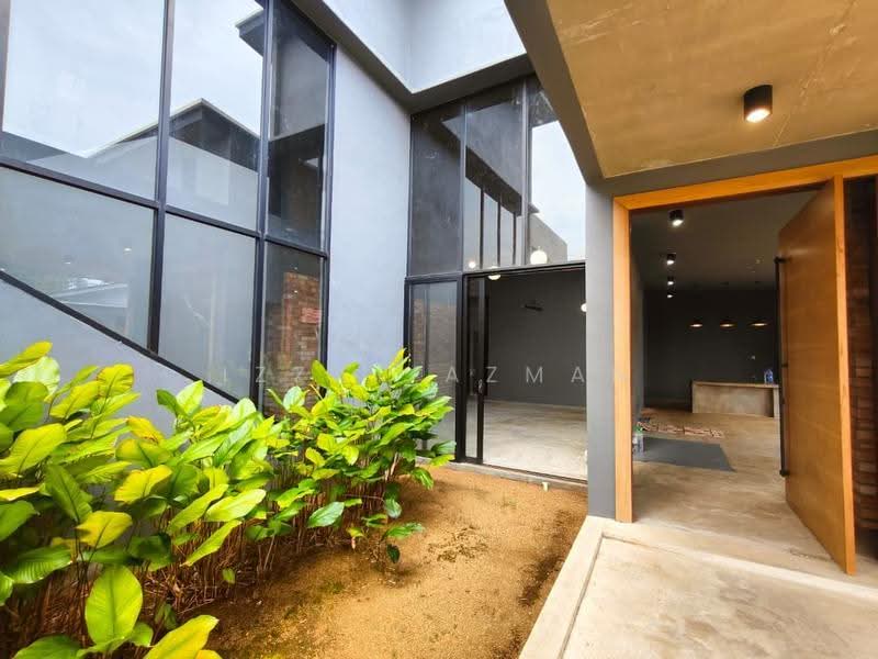 Bungalow House for Sale in Pekan (Pahang) - Izzat Azman - Exterior - PropertyGuru.com.my