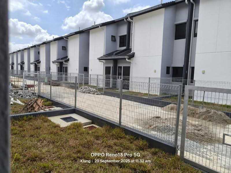 2-storey Terraced House for Sale in Bandar Bukit Raja (Klang) - Kam Chun Hoe - Exterior - PropertyGuru.com.my