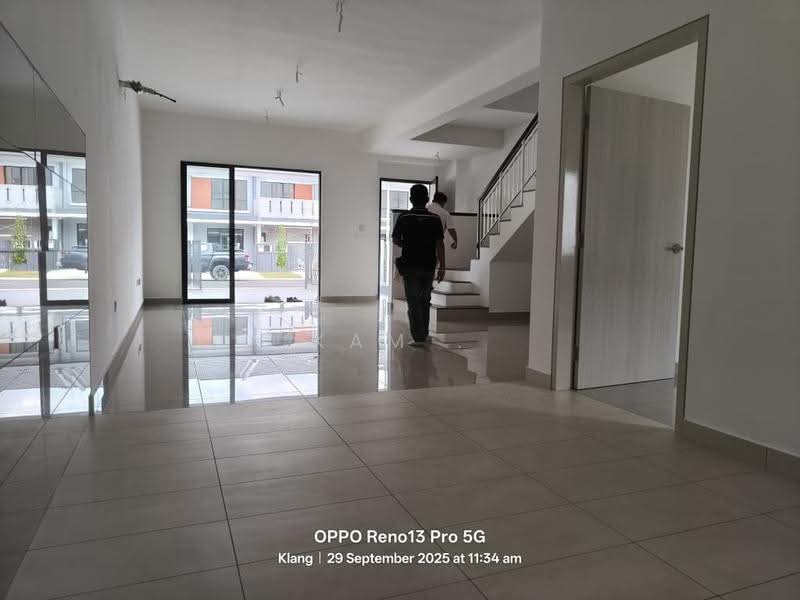 2-storey Terraced House for Sale in Bandar Bukit Raja (Klang) - Kam Chun Hoe - Living Room - PropertyGuru.com.my