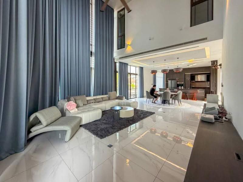 Bungalow House for Sale in Taman Puncak Perdana (Shah Alam) - Azura Hariri - Living Room - PropertyGuru.com.my