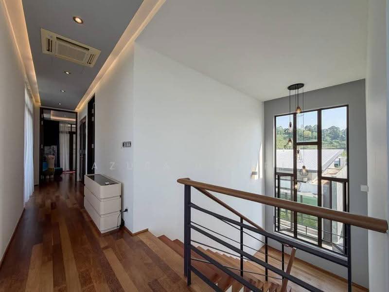 Bungalow House for Sale in Taman Puncak Perdana (Shah Alam) - Azura Hariri - Corridor - PropertyGuru.com.my