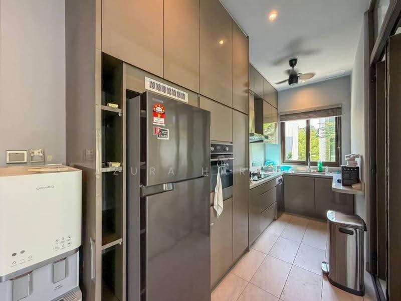 Bungalow House for Sale in Taman Puncak Perdana (Shah Alam) - Azura Hariri - Kitchen - PropertyGuru.com.my