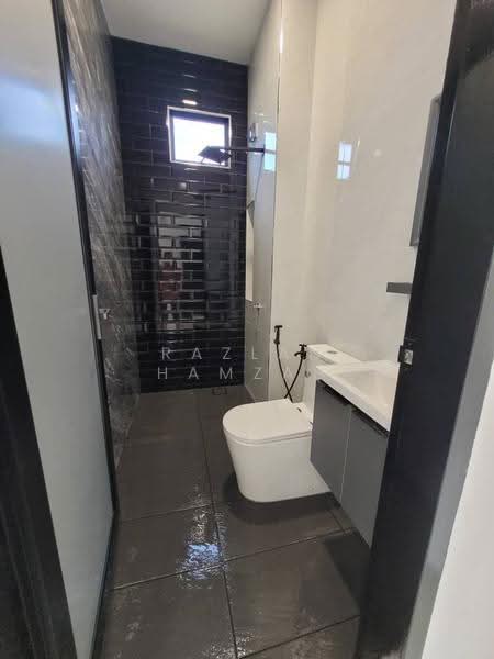 Bungalow House for Sale in Ketereh (Kelantan) - Razlan Hamzah - Bathroom - PropertyGuru.com.my