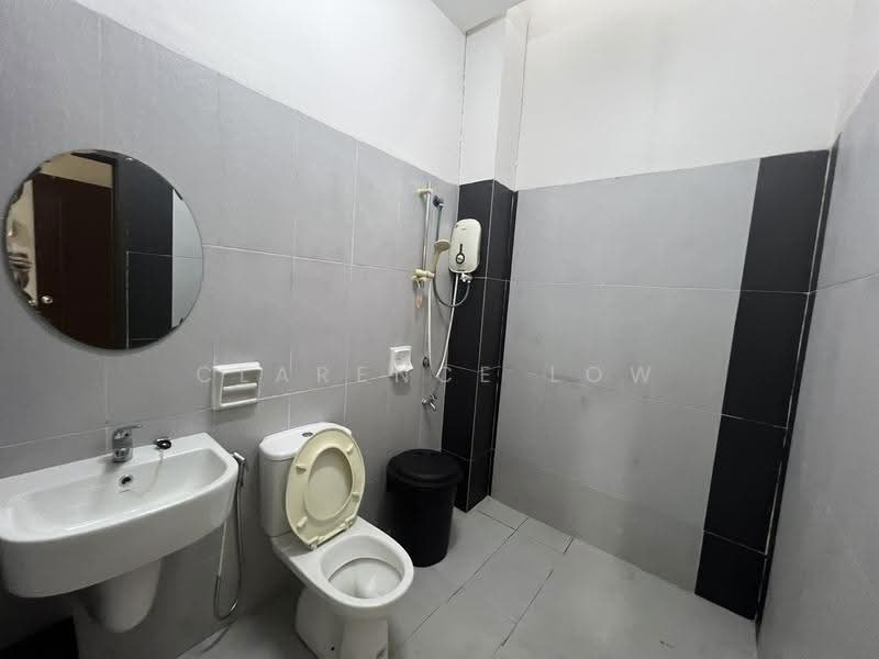2-storey Terraced House for Rent in Johor Bahru (Johor) - Clarence Low - Bathroom - PropertyGuru.com.my