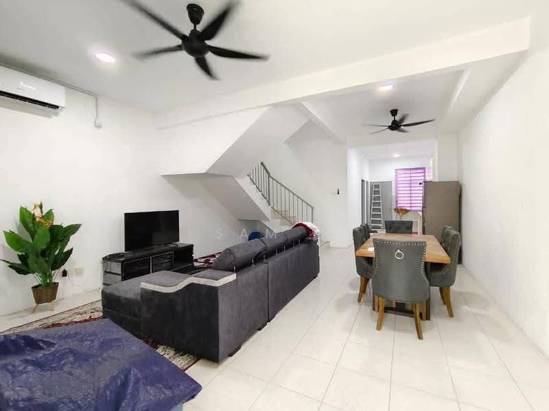 2-storey Terraced House for Rent in Taman Chepor Damai (Chemor) - Sam . - Living Room - PropertyGuru.com.my